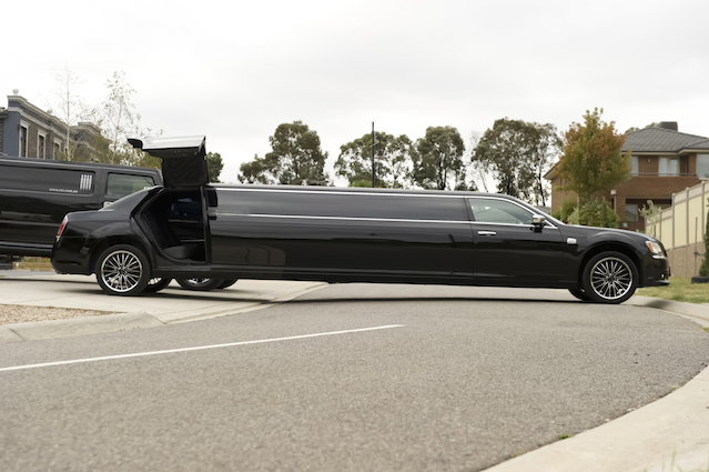 Chrysler Stretch Limousine (Black) New Model