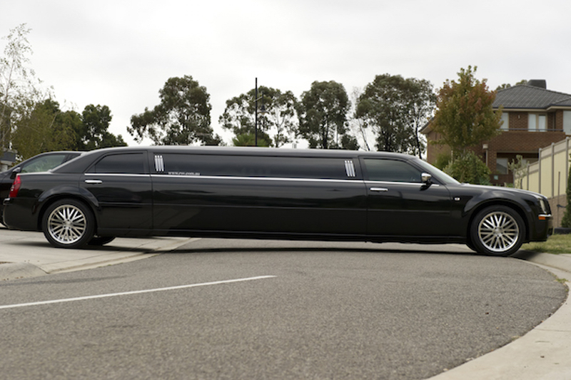 Chrysler Stretch Limousine (Black)
