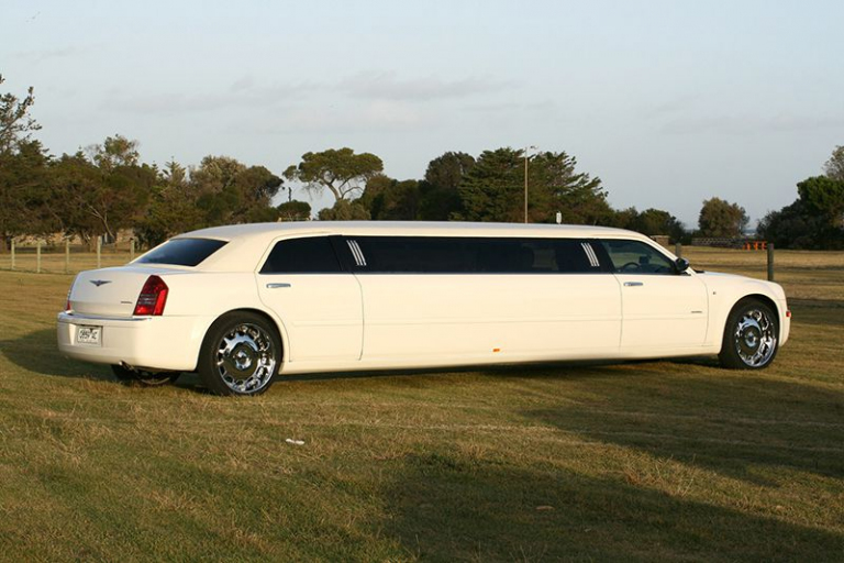 Chrysler-Limousine-White-2