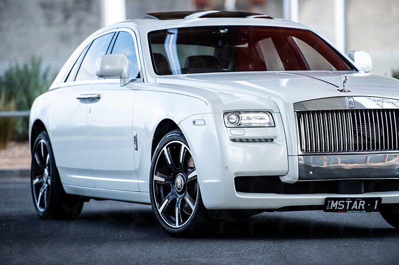 Rolls-Royce-Ghost-White-4